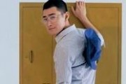 娱乐吃瓜小丫头是谁啊视频,她是如何成为网络红人的？